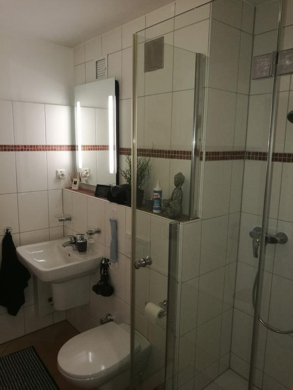 Luxury In Duisburg-rahm - Business & Leisure - 'netflix-minibar' Apartment *