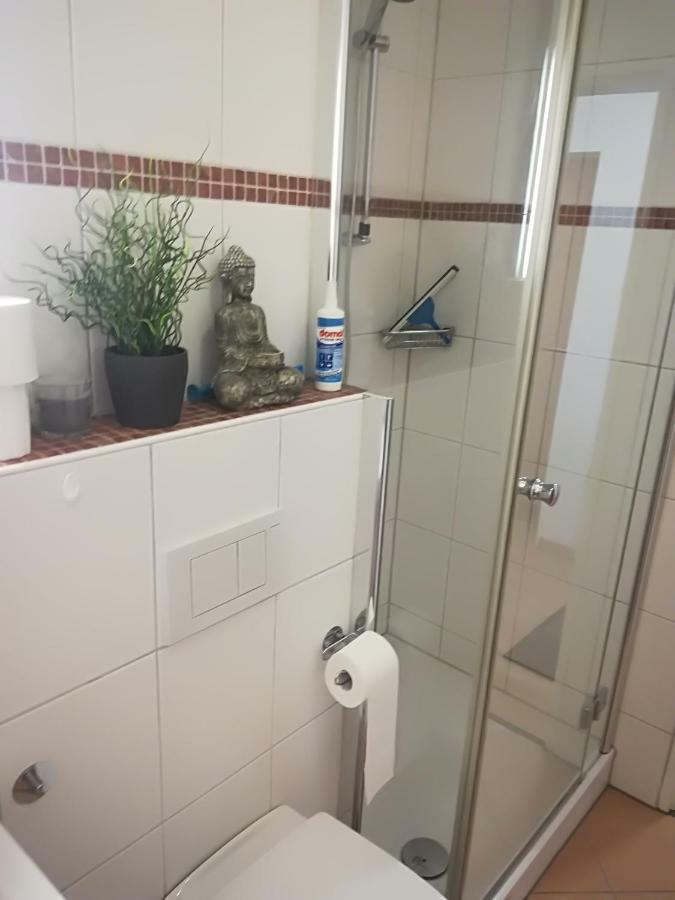 Apartment Luxury In Duisburg-rahm - Business & Leisure - 'netflix-minibar' *