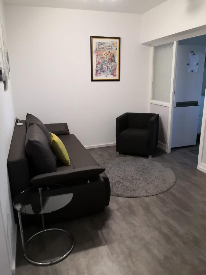 Luxury In Duisburg-rahm - Business & Leisure - 'netflix-minibar' Duisburg